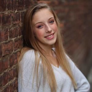 Meet your Posher, Amyra